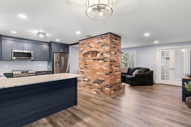 33 Mammoth Rd, Londonderry, NH 03053 - photo 4