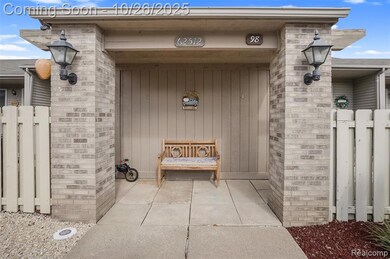 62512 Raleigh Ct unit 4, South Lyon, MI 48178 - photo 2