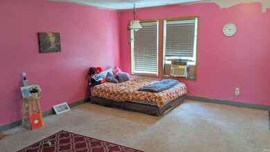 228 Columbian Ave, Bluffton, IN 46714 - photo 5