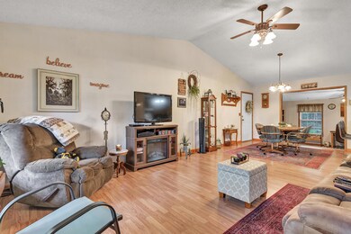 360 Shiloh Ln, Kimberling City, MO 65686 - photo 3