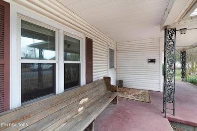 427 E Oak Hill Ave, Knoxville, TN 37917 - photo 4