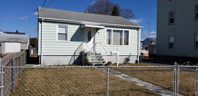 636 Grinnell St, Fall River, MA 02721 - photo 2