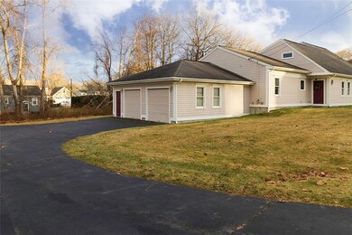 52 Wapping Dr, Bristol, RI 02809 - photo 3