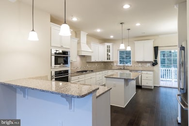 554 Bluffton Dr, Glen Burnie, MD 21060 - photo 4