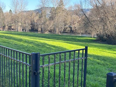 1381 SW Spruce St, Grants Pass, OR 97526 - photo 6