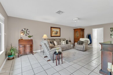 14752 W Buttonwood Dr-8