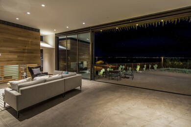 Modern real estate www.beSpokePhx.com
