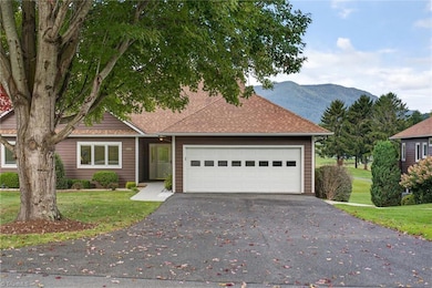 233 Lakeview Place unit D-2, Jefferson, NC 28640 - photo 3