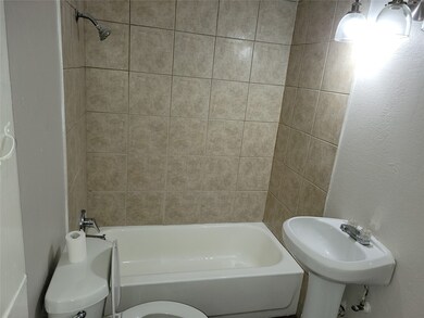 9319 Kelburn Dr unit 1, Houston, TX 77016 - photo 2