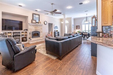 3808 Birdsong Ct, Granbury, TX 76049 - photo 3