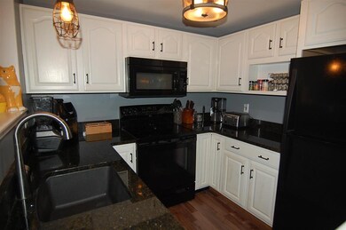 5 Templeton Ct, MerriMacK, NH 03054 - photo 2