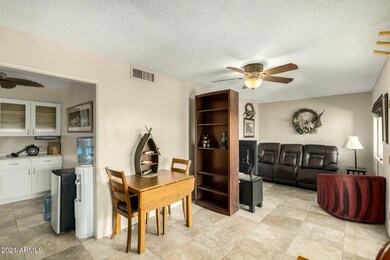 14092 N Newcastle Dr unit 15C, Sun City, AZ 85351 - photo 7