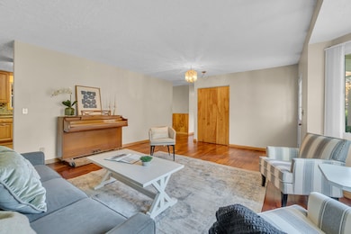 125 Burr Oak Dr, Spring Arbor, MI 49283 - photo 5