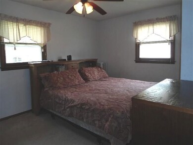 4108 Warren St, Davenport, IA 52806 - photo 7