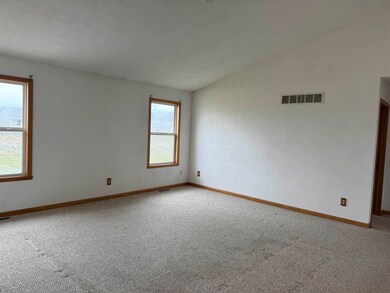 2655 Jerry Thomas Pkwy unit B, Beloit, WI 53511 - photo 6
