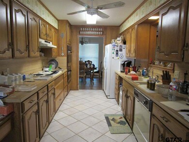 908 908 Joel Dr, Tyler, TX 75703 - photo 3