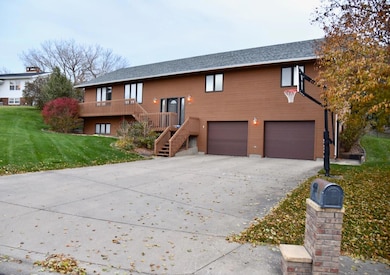 215 Neltom Dr, Pierre, SD 57501 - photo 3