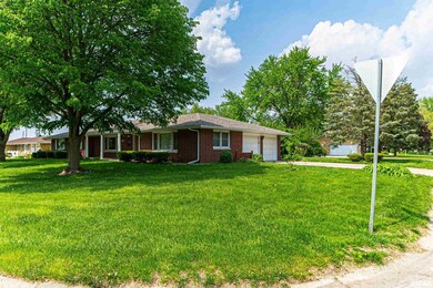 240 Northgate St, Lincoln, IL 62656 - photo 2
