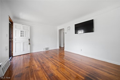 26230 Oriole Ave, Euclid, OH 44132 - photo 3