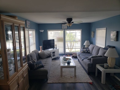 2525 Gulf City Rd unit 16, Ruskin, FL 33570 - photo 4