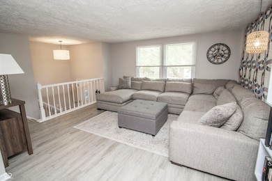 6633 Muirfield Way, Indianapolis, IN 46237 - photo 5