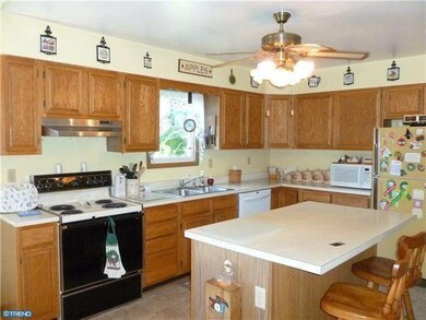 517 Frutchey Hill Rd, Easton, PA 18040 - photo 3