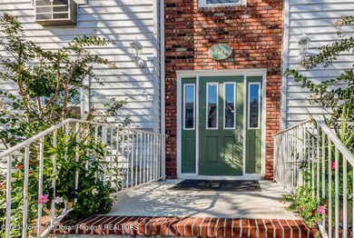32-web-or-mls-24-print-66 Whitefield Ave