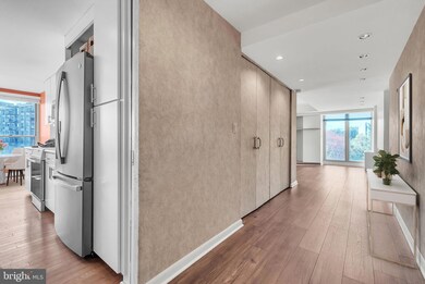 Green Hill Condominiums unit E-906, Wynnewood, PA 19096 - photo 2