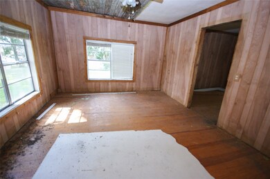 806 S 2nd St, Alvin, TX 77511 - photo 4