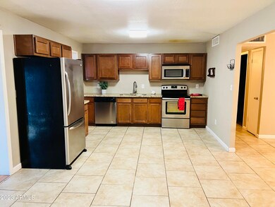 5252 W Cypress St, Phoenix, AZ 85035 - photo 6