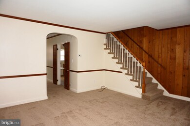 908 Palladi Dr, Halethorpe, MD 21227 - photo 6