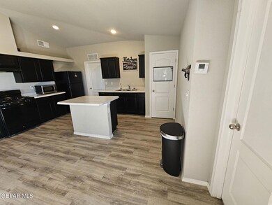 14300 Paraiso Dr, Horizon City, TX 79928 - photo 7