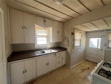 7524 Pennsylvania Ave, Kansas City, MO 64114 - photo 5