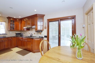 229 Locust Ave, Staten Island, NY 10306 - photo 6