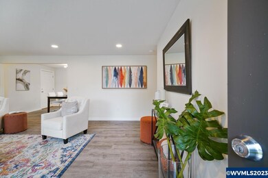 933 Mader Ave SE, Salem, OR 97302 - photo 2