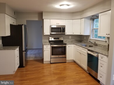 9300 Gwynndale Ct, Clinton, MD 20735 - photo 3