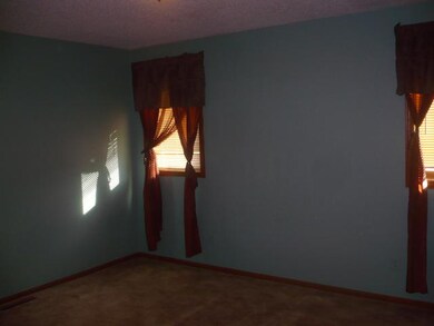 Master Bedroom w/Walkin Closet