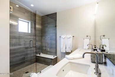 12 Waterfront Way-019-036-Bathroom-MLS_S
