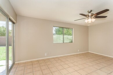905 W Indigo-6