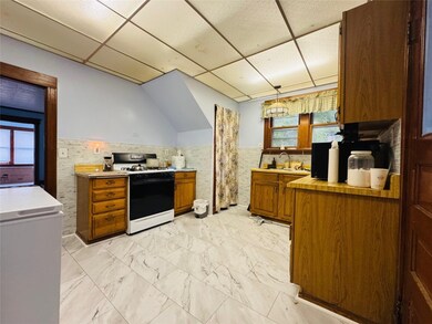 40 Howard Ave, Binghamton, NY 13904 - photo 6