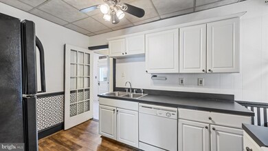 304 S Church St, Waynesboro, PA 17268 - photo 7