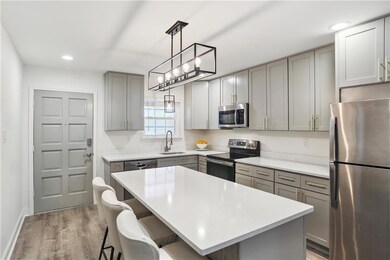 Coliseum Place Apartments unit 201, New Orleans, LA 70130 - photo 3