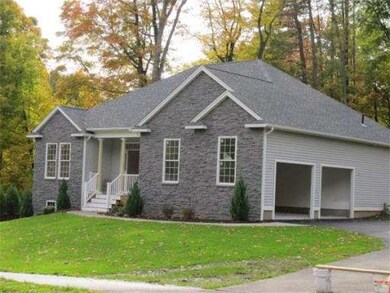 1 Michelle Ln, Holyoke, MA 01040 - photo 2