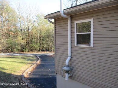 257 Countryside Dr, Brodheadsville, PA 18322 - photo 6