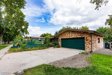 1201 Elm St N, Fargo, ND 58102 - photo 3