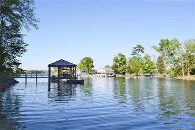 Gorgeous views. Location is excellent for water sp