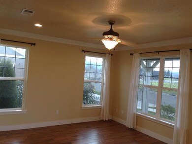 699 Buck Point St, Central Point, OR 97502 - photo 4