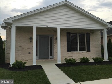 657 Tudor Dr, Hagerstown, MD 21742 - photo 5