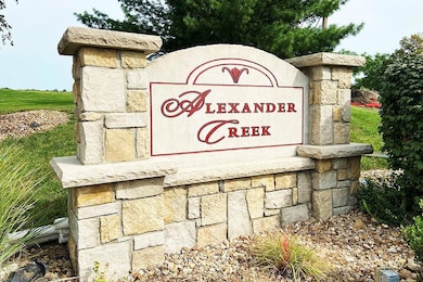 305 Crestview Ct, Raymore, MO 64083 - photo 6