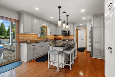 1702 View Pointe Ave, Louisville, OH 44641 - photo 2